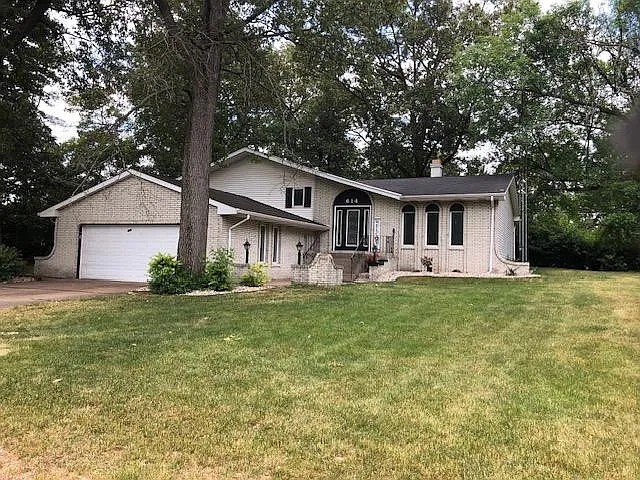 614 Gardenia St SE photo 1