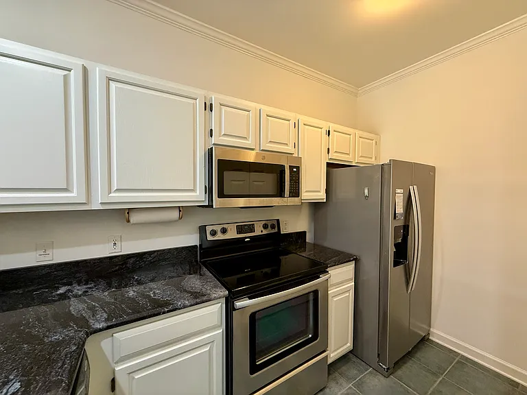 18009 Kings Point Dr #D — Photo 7