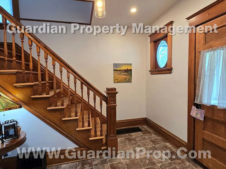 817 Stryker Ave — Photo 3