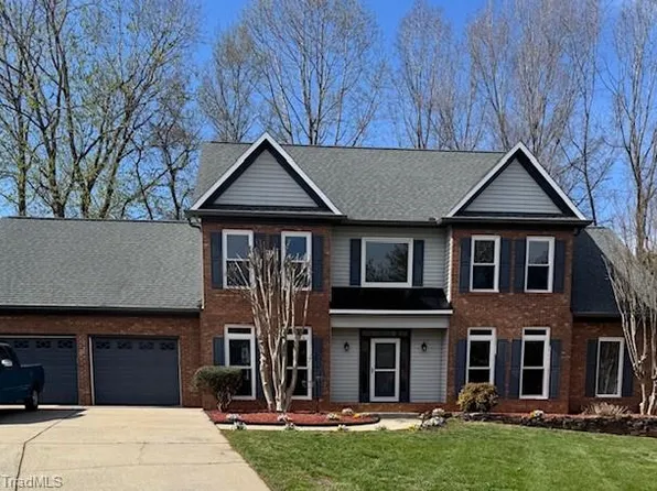 3412 Lochurst Ct, Pfafftown, NC 27040