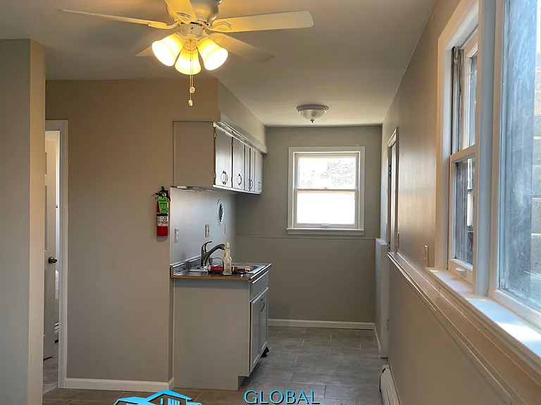 2901 Elisha Ave #G — Photo 5