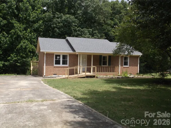 2300 Gleneagles Dr, Monroe, NC 28110