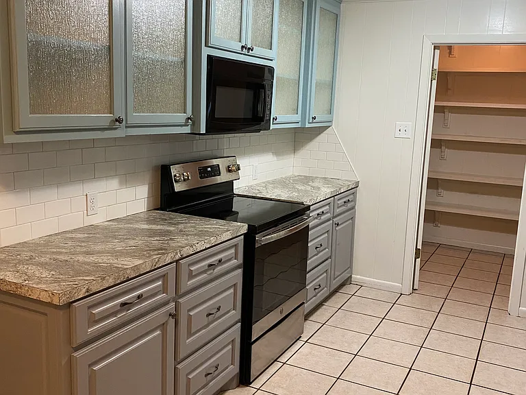 109 Kenny Ln — Photo 2