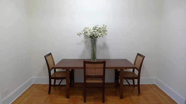 Rented by Metropolitan Equities | media 23