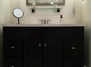 19 Chapel St, Warwick, RI 02886