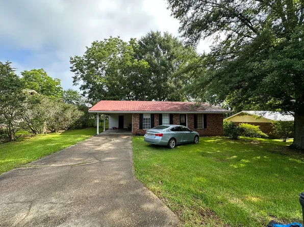 1245 Dawn Dr, Ellisville, MS 39437