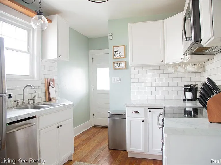 3262 Griffith Ave — Photo 5
