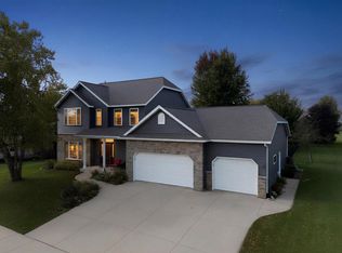 5005 Scenic Oak Dr SW, Rochester, MN 55902