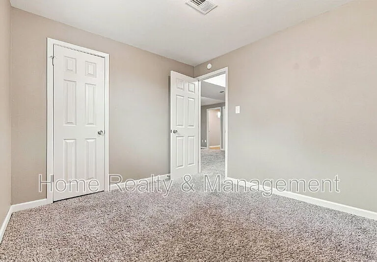 10807 Larry Dr — Photo 23