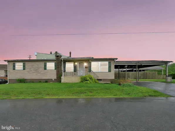 12 Dewey St, Schuylkill Haven, PA 17972