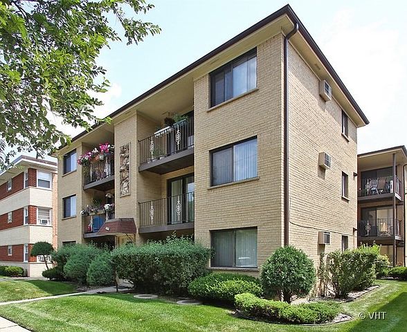 1st image of 3853 N Narragansett Ave APT 202