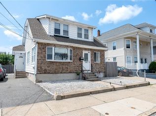 1352 Newport Ave, Pawtucket, RI 02861