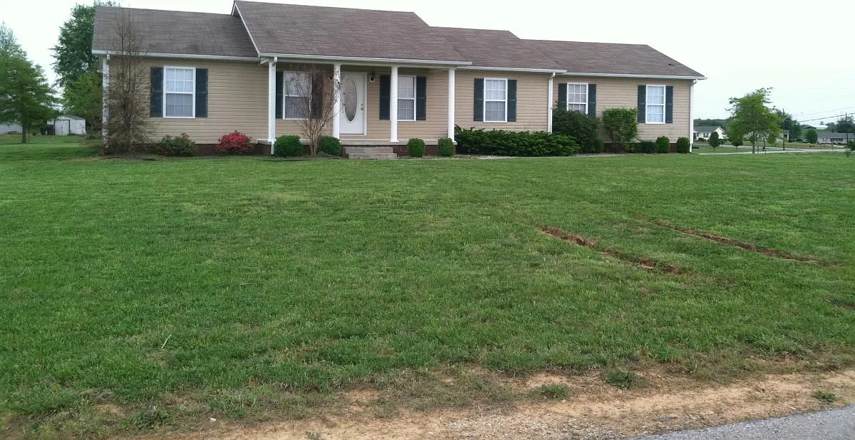 3 bed, 1400 sqft, $1,495 — Photo 1