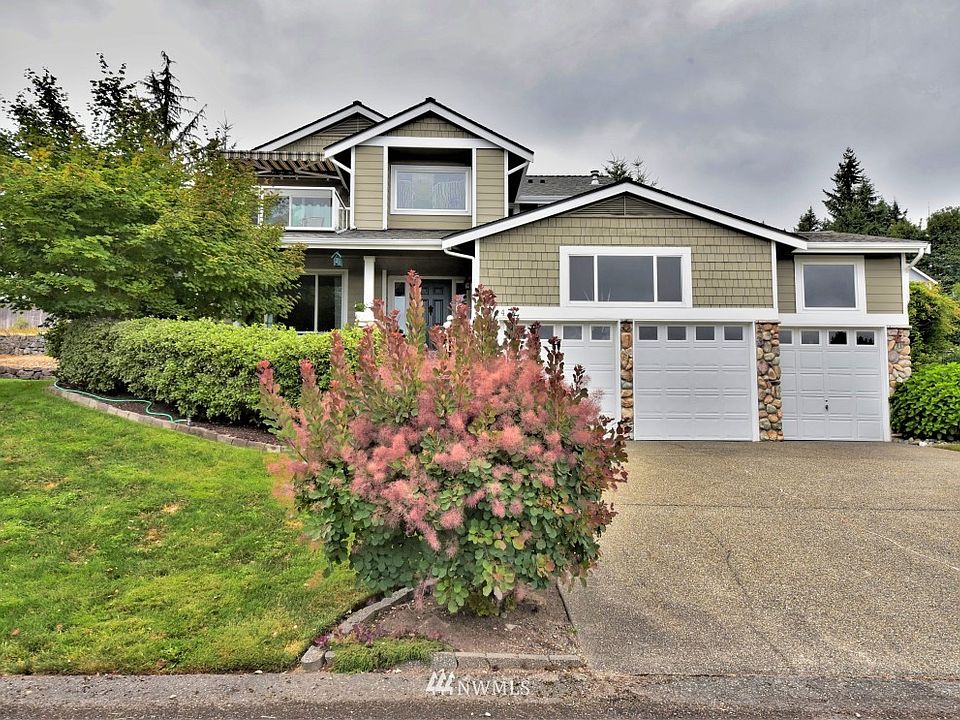 Beautiful view home in Illahee North Neighborhood