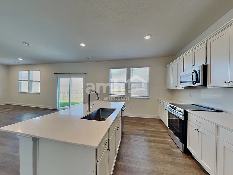 9016 Henley Ave — Photo 3