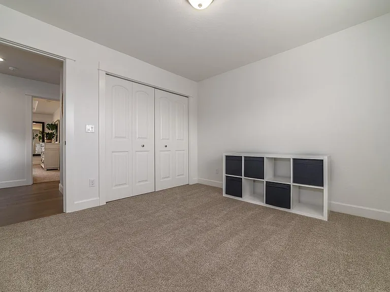 950 66th Pl — Photo 25