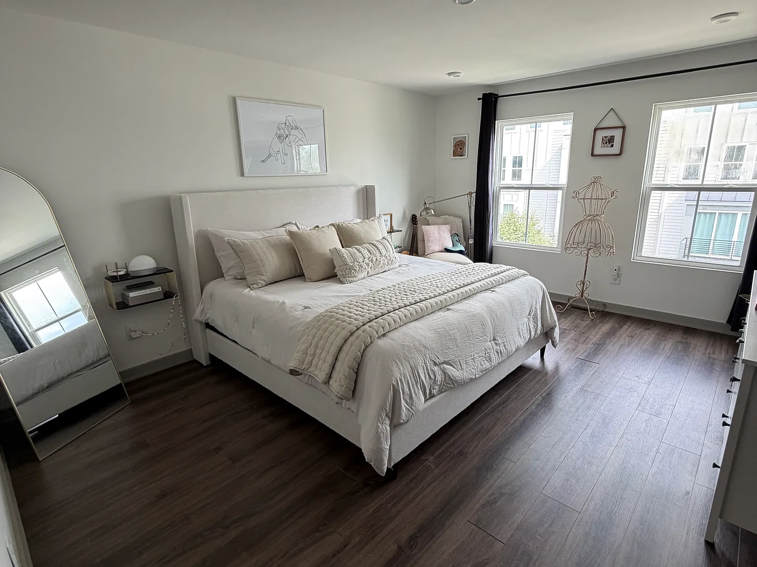4 bed, 2112 sqft, $3,550 — Photo 1