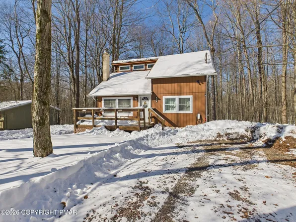 169 Minisink Dr, Pocono Lake, PA 18347