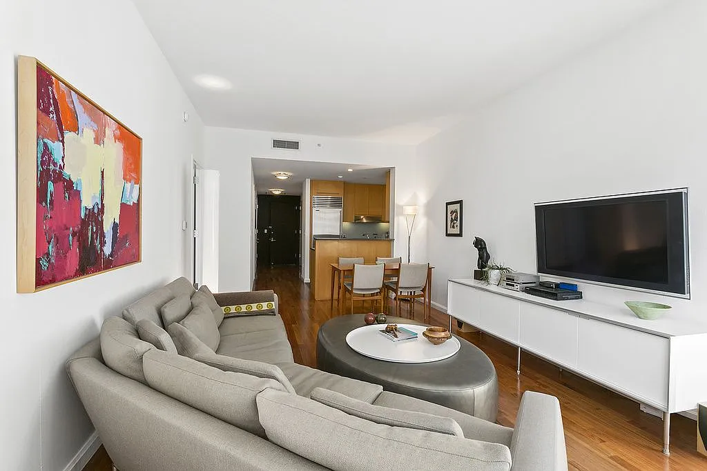 255 Hudson St APT 4G photo 1