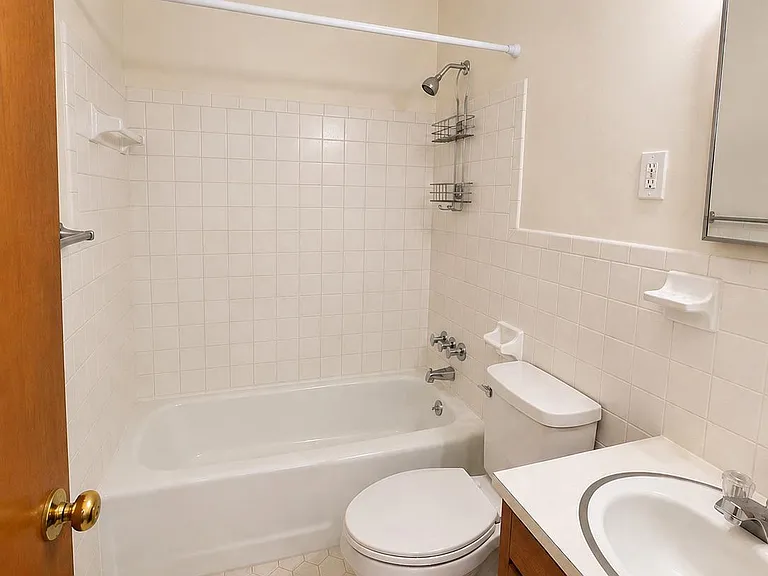 403 Market Ave — Photo 5