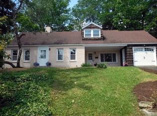 401 Sunrise Dr, Endicott, NY 13760