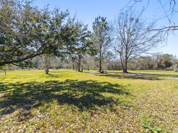 3045 Borries St, Diberville, MS 39540