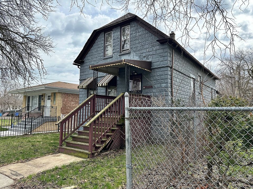 2nd image of 225 W 108th St