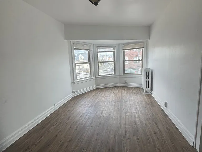 9605 Lorain Ave — Photo 11