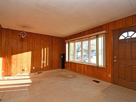 3rd image of 105 Whippoorwill Dr