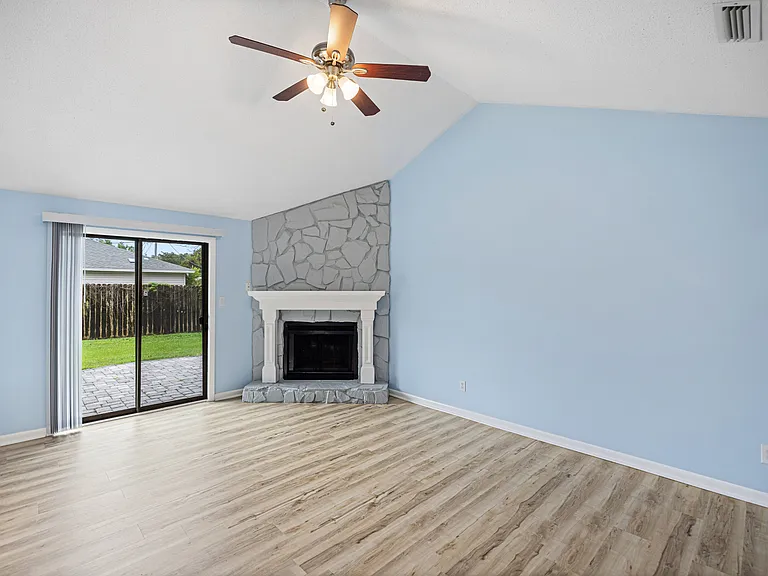 349 Primrose Cir — Photo 8