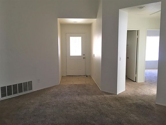4th image of 14584 Willow Ct