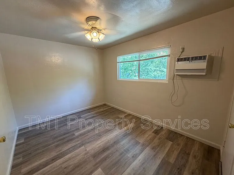 2530 S St #13 — Photo 4