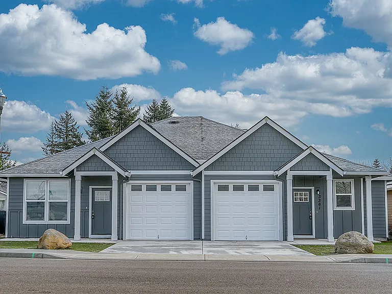 3381 Lewis Ln — Photo 2