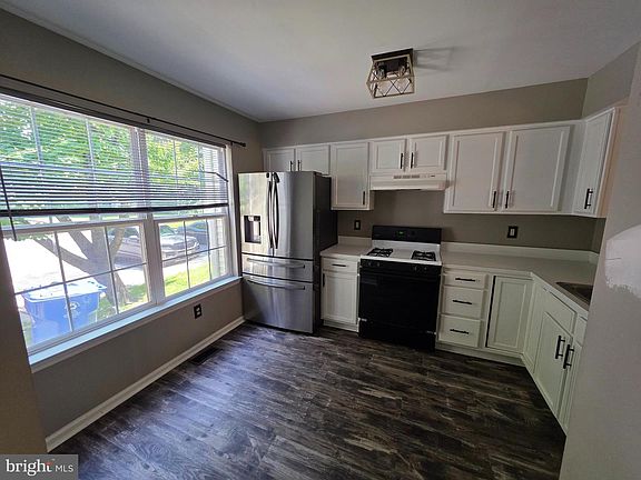 5th image of 203 River Ct