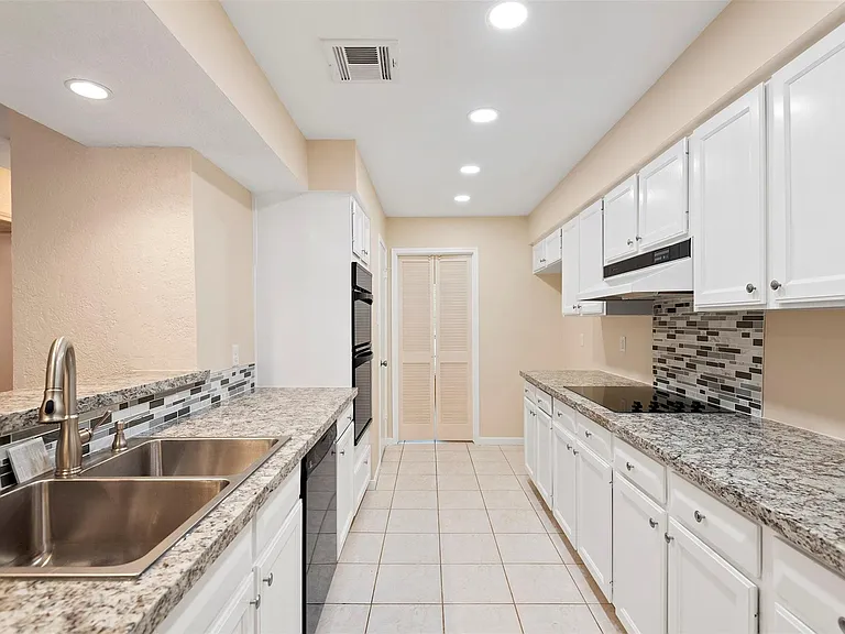 14215 Lost Meadow Ln — Photo 13