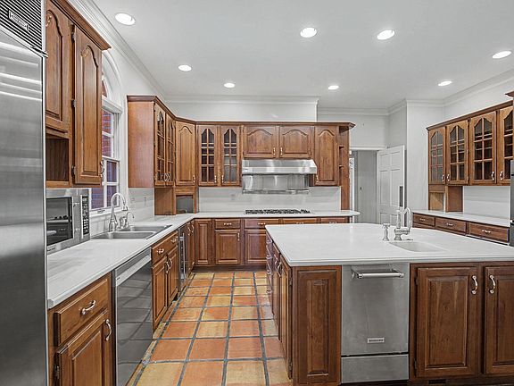 5th image of 8704 Windrush Dr