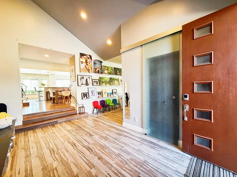 19044 Summit Ridge Dr — Photo 11