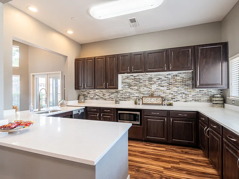 Western Station Apartments — Photo 18