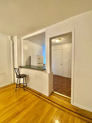 Rented by Waverly Realty Associates | media 24