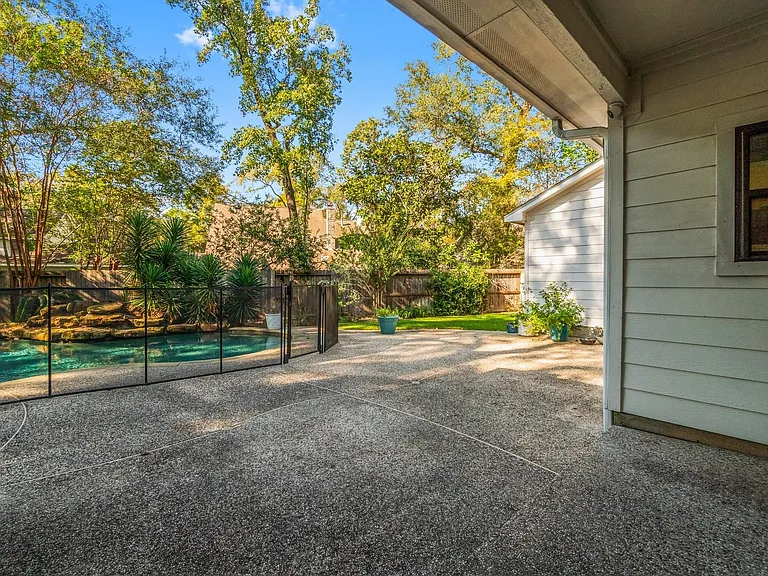 7 Elwood Hills Ct — Photo 42