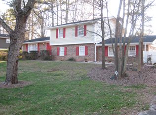 320 E Valley Dr, Marietta, GA 30068