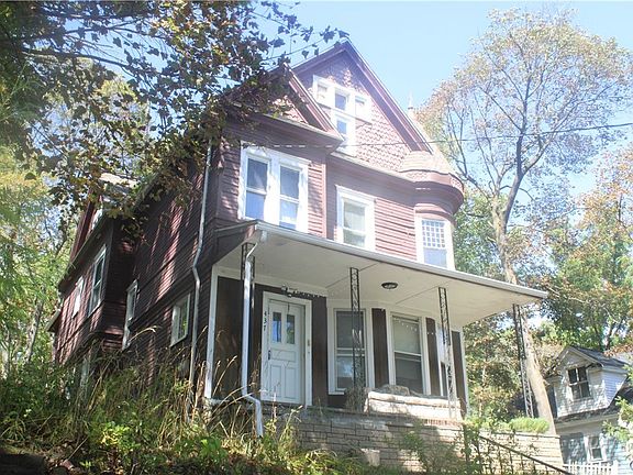 2nd image of 437 Clarendon St