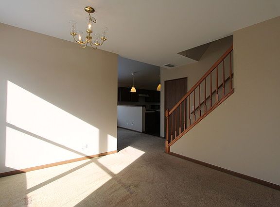 4th image of 74 E Honeysuckle Dr