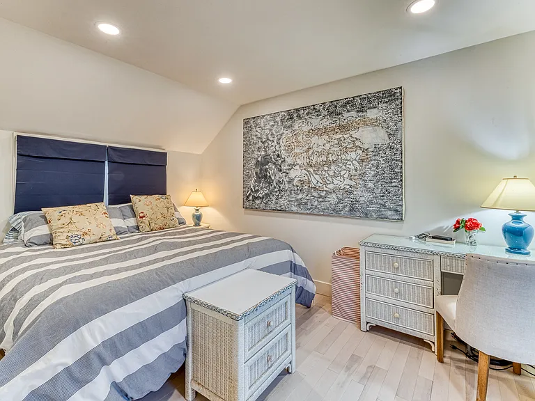 2430 Dignans Rd — Photo 15