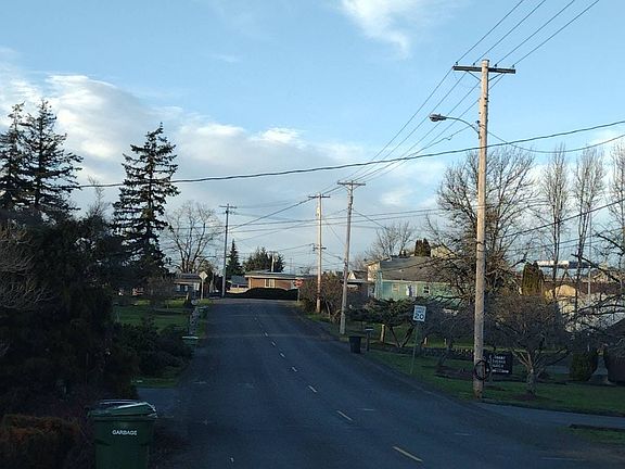 4th image of 2839 Parkview Dr