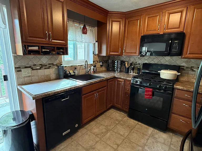 271 Farrwood Dr — Photo 11