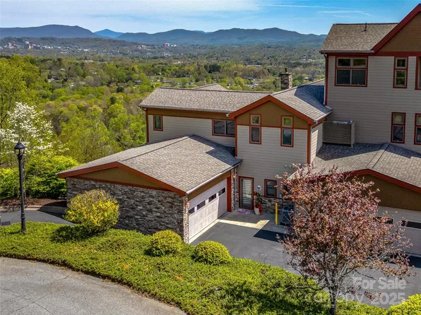 4 Chimney Crest Dr APT E, Asheville, NC 28806