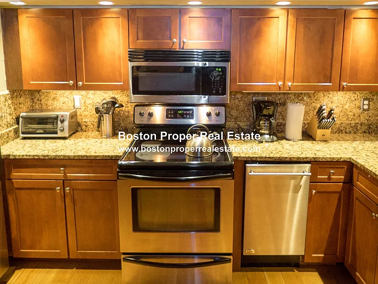 113 Beacon St #5R — Photo 2