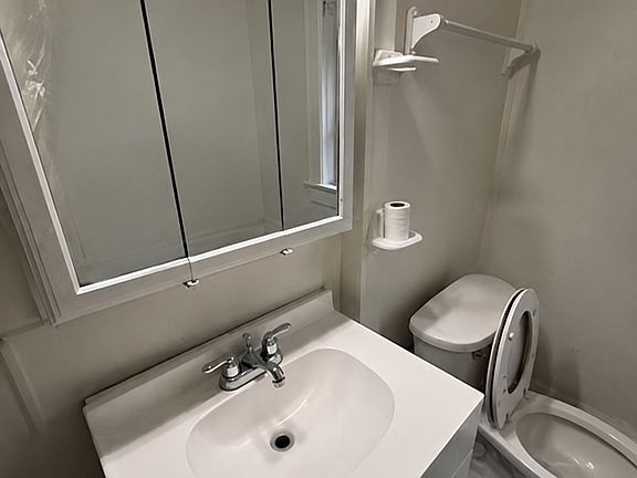 2nd image of 4427 Raleigh St