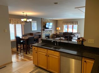 302 Harbour Town Dr, Madison, WI 53717